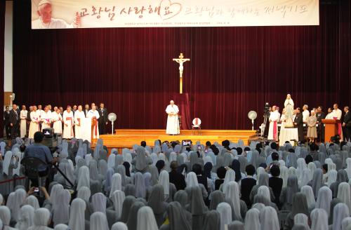 프란치스코 교황 한국 수도자들과의 만남 이미지