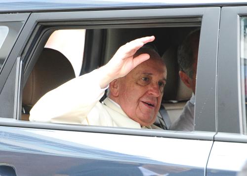 프란치스코 교황 명동성당 미사 참석차 이동 이미지
