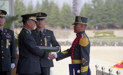 김대중 대통령 육군 제3사관학교 제37기 졸업 및 임관식 참석 이미지