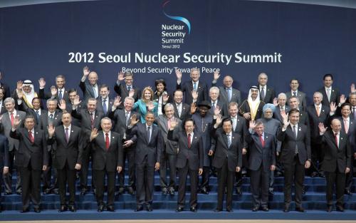 이명박 대통령 핵안보정상회의 기념촬영 이미지