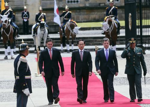 이명박 대통령 콜롬비아 방문 공식 환영식 이미지