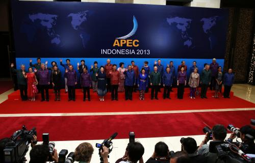 박근혜 대통령 APEC정상회의 기념촬영 이미지