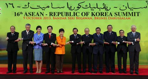 박근혜 대통령 한·ASEAN 정상회의 기념촬영 이미지
