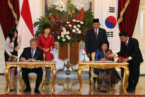박근혜 대통령 한·인도네시아 창조산업협력 양해각서 체결 임석 이미지