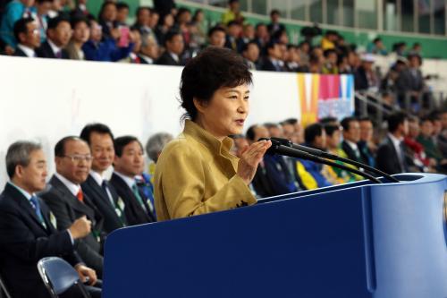 박근혜 대통령 제94회 전국체육대회 개회식 이미지