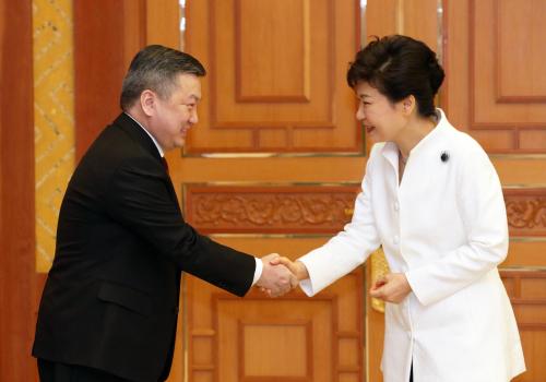 박근혜 대통령 몽골 국회의장 접견 이미지