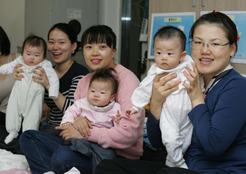 사랑의 아기마사지 교실 이미지