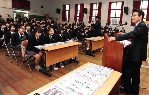 정병국 장관 NIE(신문활용교육) 학교 방문 및 NIE 종합계획 발표 이미지