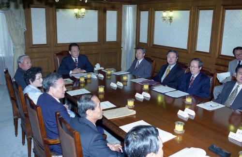 고건 국무총리 학교폭력대책 관계장관회의 주재 이미지