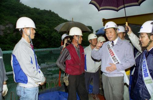 고건 국무총리 안전점검의 날 북부도시고속도로 안전점검 이미지