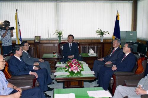 고건 국무총리 해양안전관련 현장방문(인천해양수산청, 연안부두 및 여객터미널) 이미지