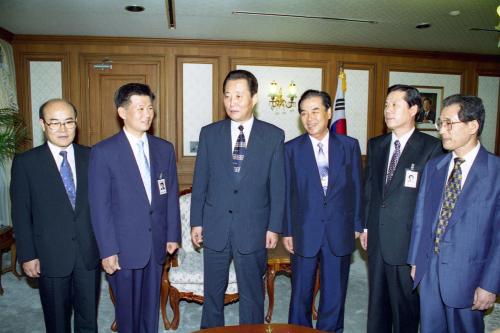 고건 국무총리 자동차업계 회장단 접견 이미지