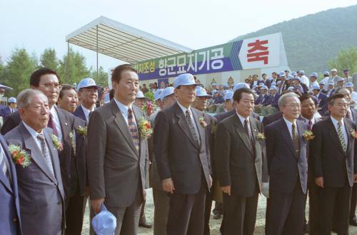 고건 국무총리 향군묘지 기공식 참석 이미지