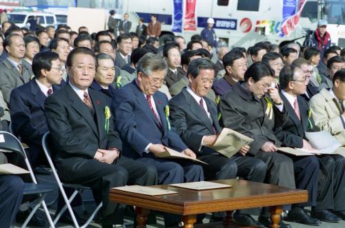 고건 국무총리 광양 컨테이너부두 1단계 준공식 참석 이미지