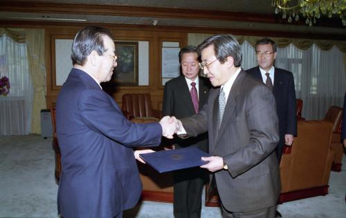 김종필 국무총리 서종환 정무보좌관 임명장 수여식 이미지