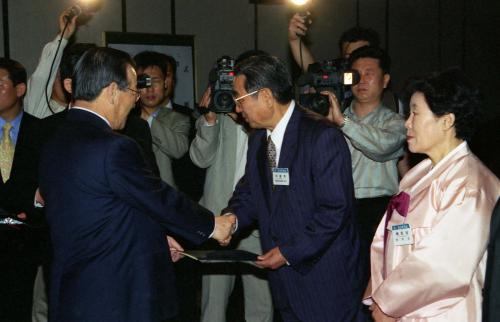 김종필 국무총리 제31회 과학의 날 기념식 참석, 오찬 이미지