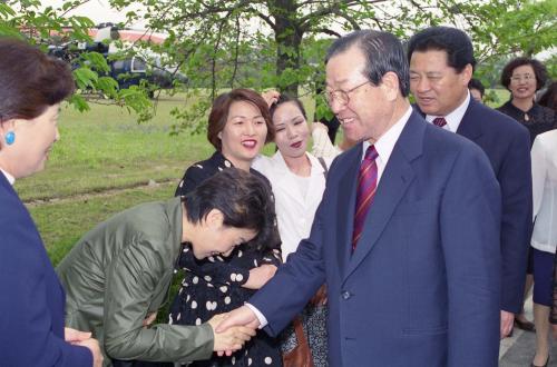 김종필 국무총리 백마강교 개통식 참석 이미지