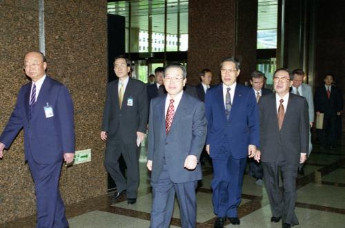 김종필 국무총리 외국인투자지원센터 개소식 참석 이미지