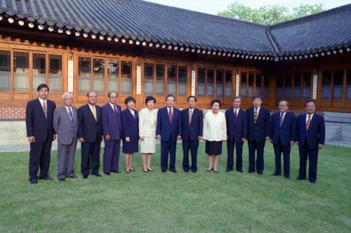 김종필 국무총리 대전 지역인사 다과, 기념촬영 이미지