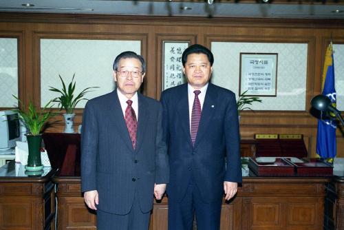 김종필 국무총리 부여군수, 군의회의원 접견 이미지