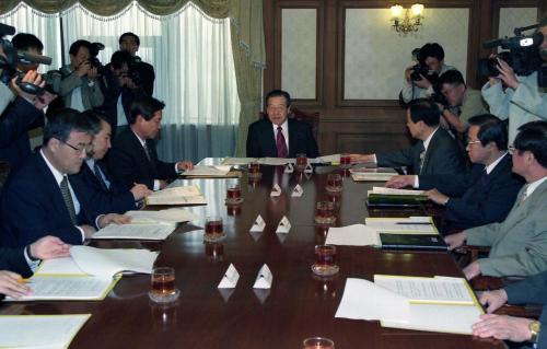 김종필 국무총리 치안관계장관회의 주재 이미지