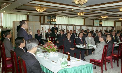 김종필 국무총리 충청북도 지역인사와 오찬 이미지