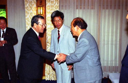 김종필 국무총리 환경관계자와 오찬 이미지