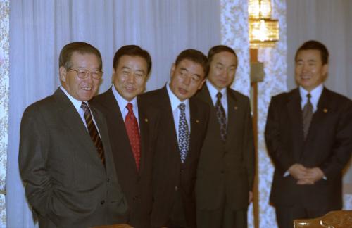 김종필 국무총리 노동관계장관회의 주재 이미지