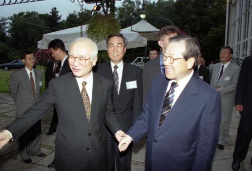 김종필 국무총리 주폴란드대사 주최 만찬 이미지