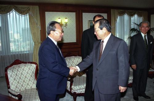 김종필 국무총리 장태환 회장 등 재향군인회 회장단 접견 이미지