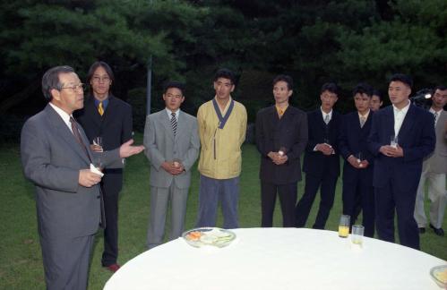 김종필 국무총리 아비뇽축제 참석자 초청 만찬 이미지