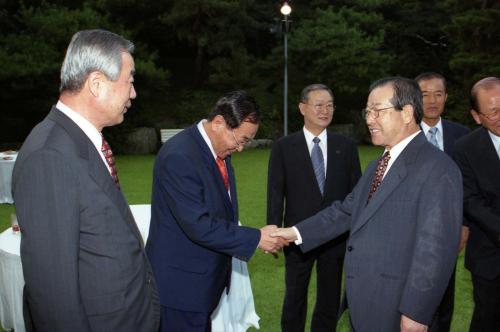 김종필 국무총리 공직임용자와 만찬 이미지