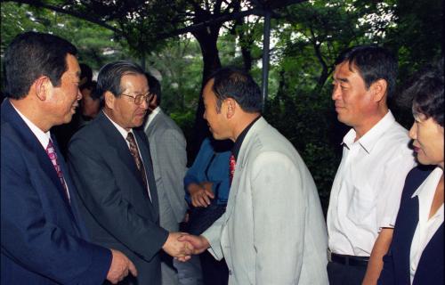 김종필 국무총리 부여지구당 당직자와 오찬 이미지