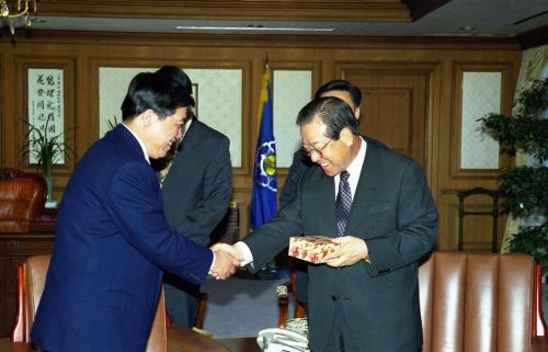 김종필 국무총리 중국 외교부 부부장 접견 이미지