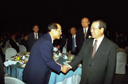 김종필 국무총리 제302회 최고경영자 조찬 특별강연 이미지