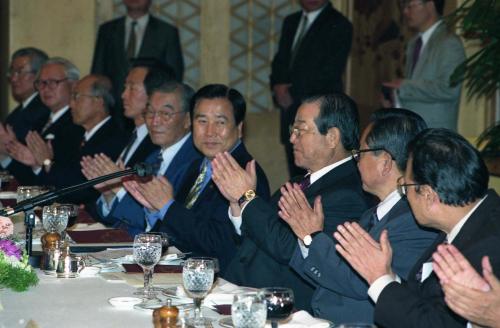 김종필 국무총리 2002년 월드컵 성공적 개최를 위한 시ㆍ도지사 오찬 간담회 이미지