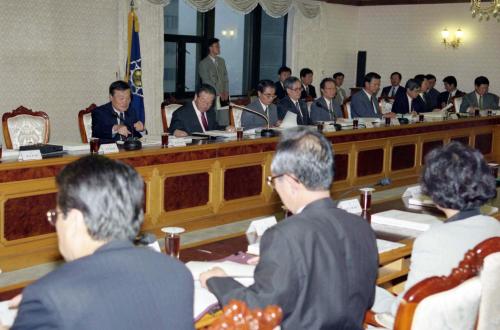 김종필 국무총리 제10차 정책평가위원회 합동보고회의 주재 이미지