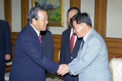 김종필 국무총리 국회정무위원회 위원 접견 이미지