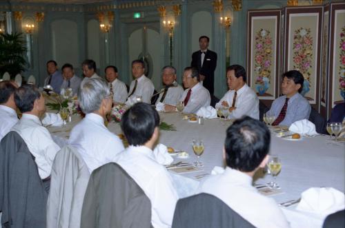 김종필 국무총리 청언회와 오찬 이미지