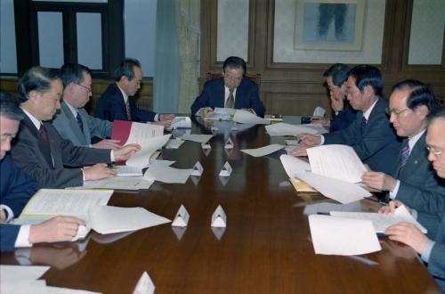 김종필 국무총리 소속기관장회의 주재 이미지