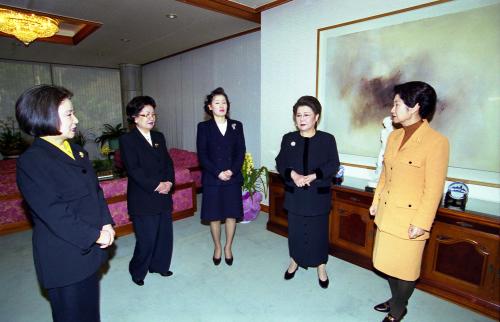 김종필 국무총리 부인 박영옥 여사 자민련 부총재 부인 초청 오찬 이미지