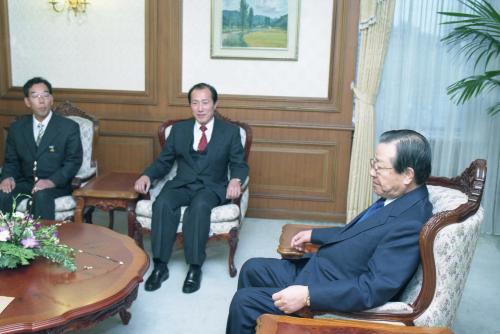 김종필 국무총리 '98 충무훈련 유공기관 포상 이미지