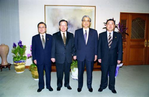 김종필 국무총리 일본 환경청 장관 기념촬영 이미지