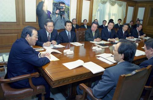 김종필 국무총리 실업대책위원회 회의주재 이미지