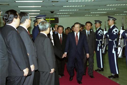 김종필 국무총리 이집트, 이스라엘, 인도 방문 귀국행사 참석 이미지