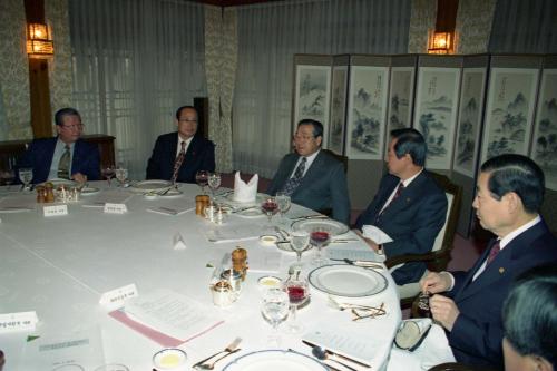 김종필 국무총리 해외순방후속조치 관련 오찬 간담회 이미지