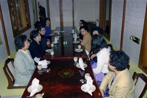 김종필 국무총리 부인 박영옥 여사 적십자 수요봉사회 참석 이미지