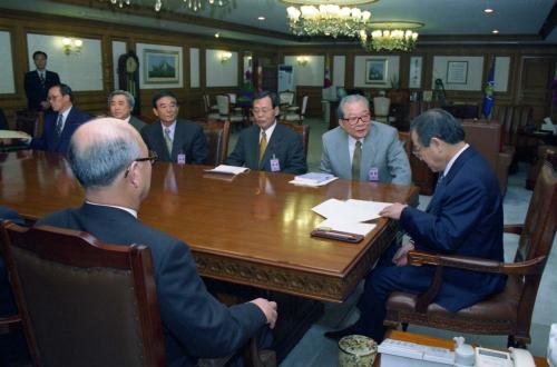 김종필 국무총리 전국문화원연합회 임원 접견 이미지