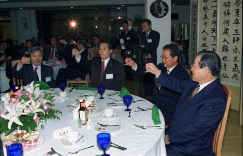 김종필 국무총리 대구 공항 도착 및 경상북도 지역기관장 오찬 이미지