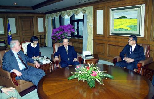 김종필 국무총리 미국 하원 과학위원장 접견 이미지